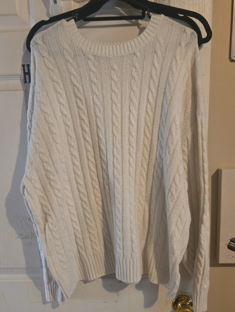 Hollister  Oversized Cream Cable-Knit Pullover Size Med